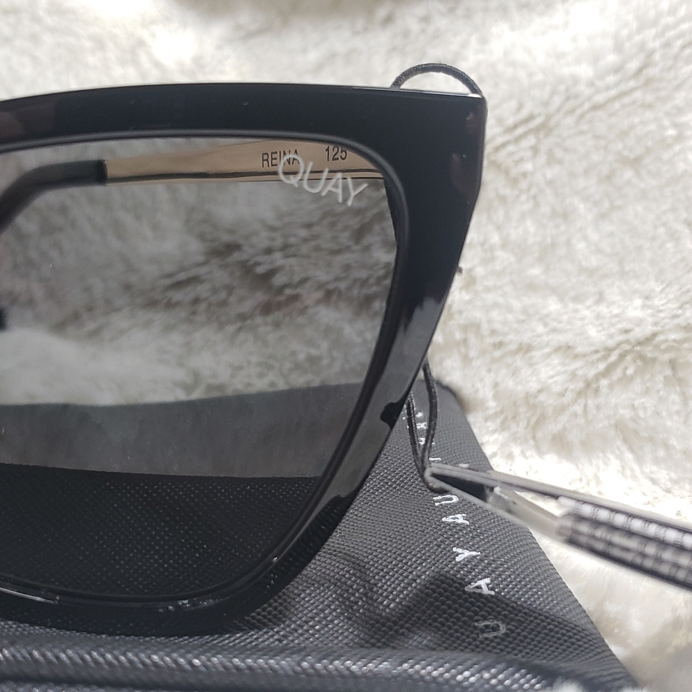 Reina Quay Australia Sunglasses - Picture 3 of 3
